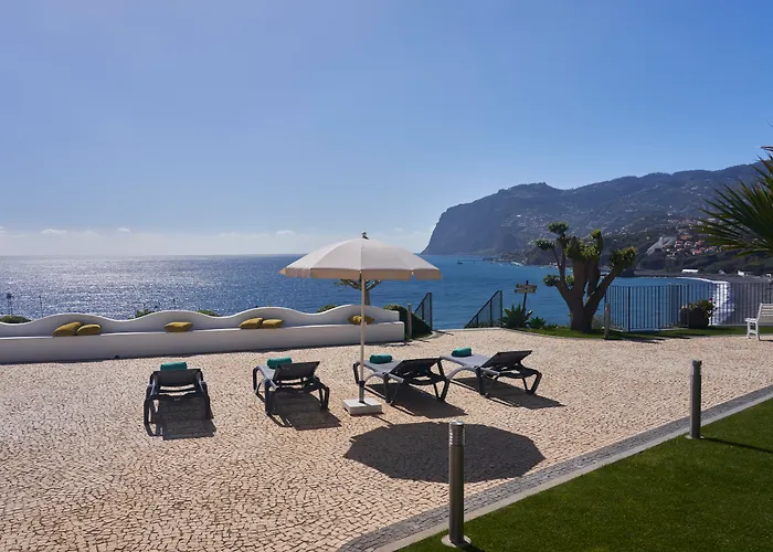 Hotels with pool Golden Residence