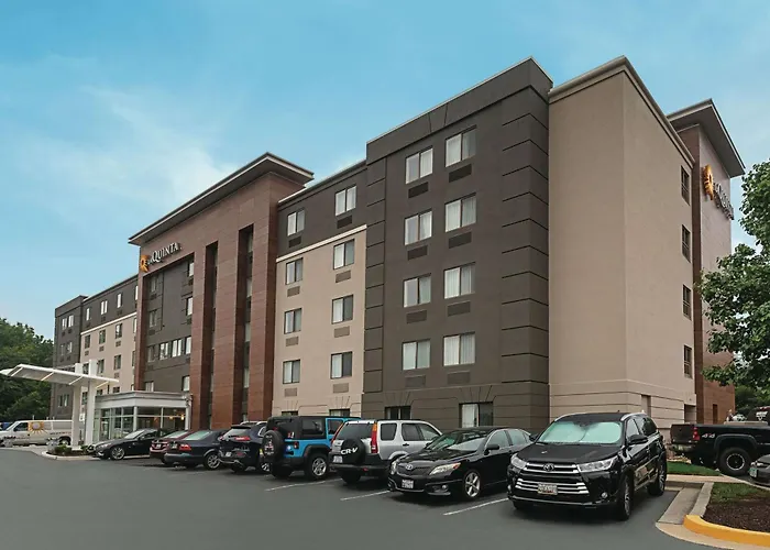 Cheap hotel: La Quinta By Wyndham Baltimore BWI Airport