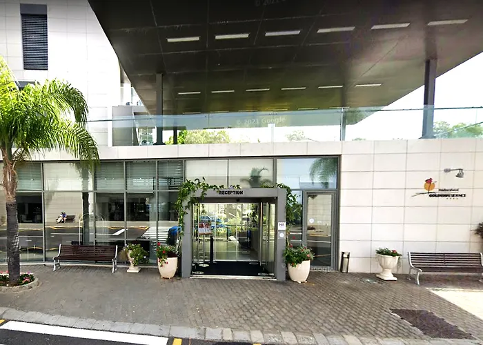 Hotels with pool Golden Residence