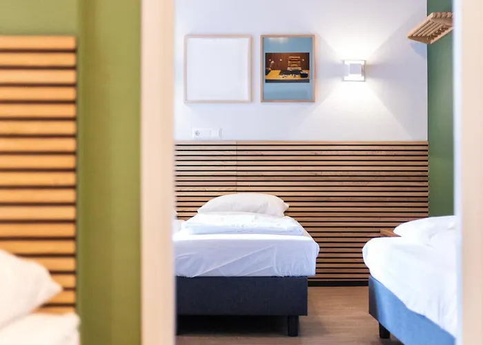Weber Hotel 117