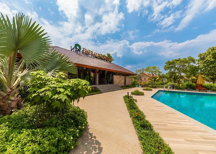Beach Hotels Emerald Garden Retreat