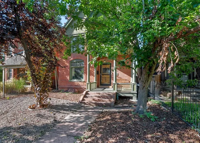 Dog friendly hotels 151 W 2Nd Ave - Denver