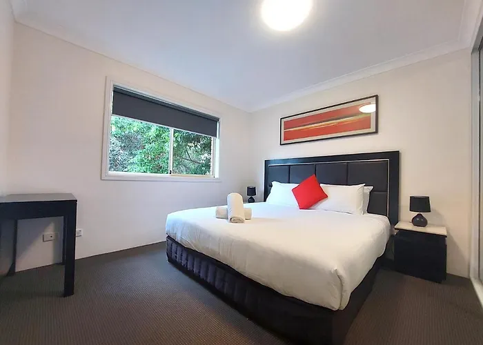 Pet Friendly hotel: Eastwood Furnished Apartments