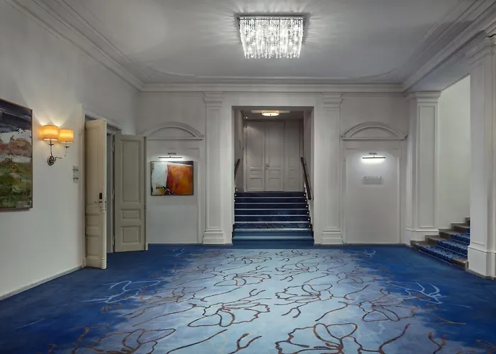 Hotel Kings Court