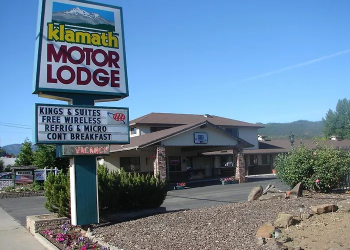 Hotels with pool Klamath Motor Lodge