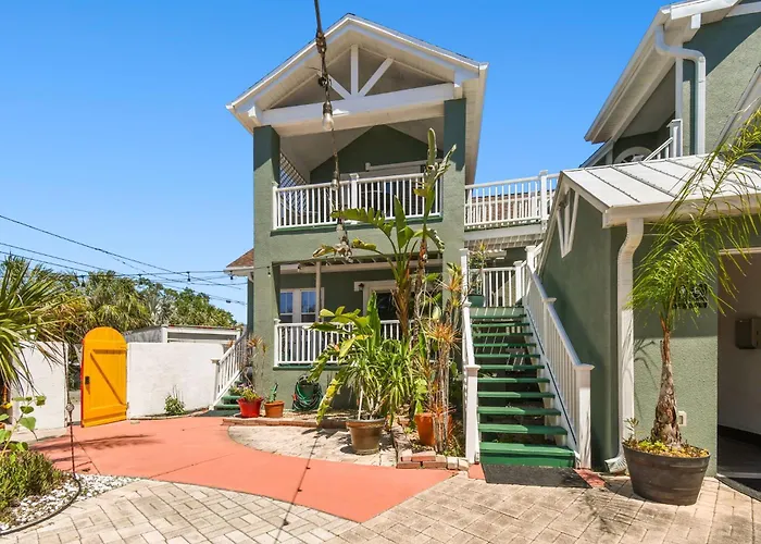 Sea Breeze Manor Inn