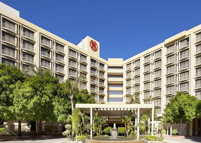 Sheraton Crescent Hotel