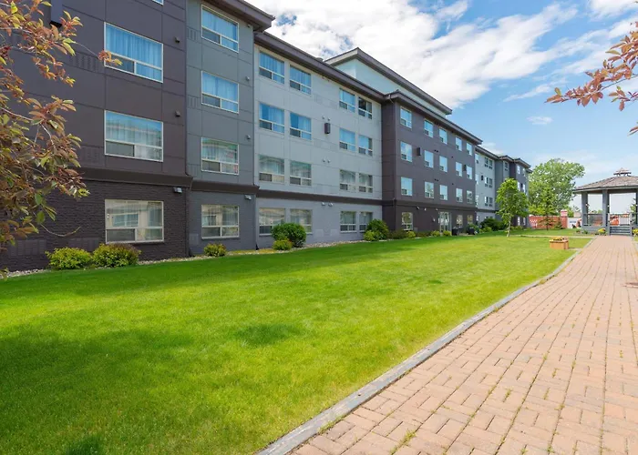 Hotels Close to Airport Sandman & Suites Regina