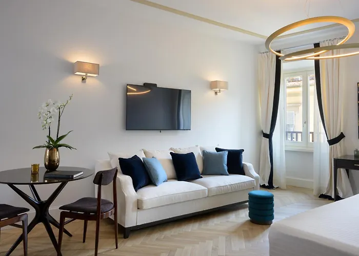 Hotel Jacuzzi: Tornabuoni Suites Collection Residenza D'Epoca