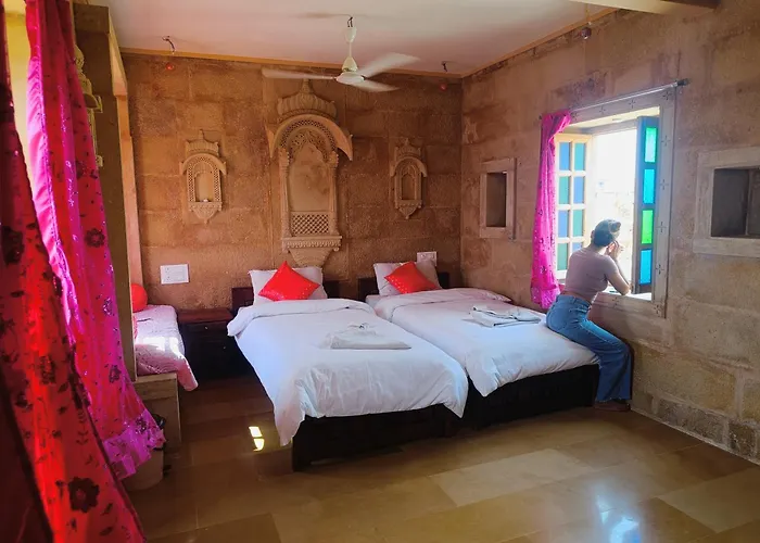 Mud Mirror Guesthouse