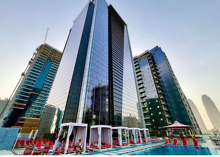 Luxe hotel: Canal Central Hotel Business Bay