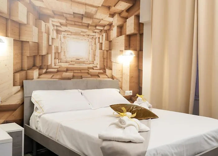 Napolitano Rooms (Central Station)