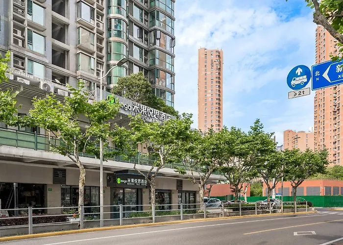 Hotel near College: Meego Yes Hotel