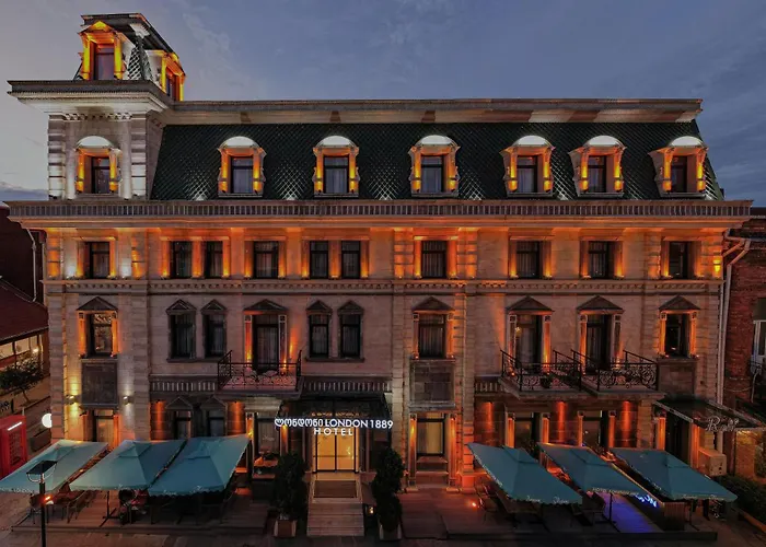 Hotel London 1889 & Casino