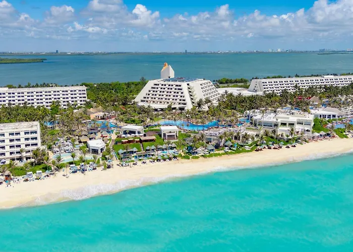 Ping Pong hotel: The Grand Oasis Cancun
