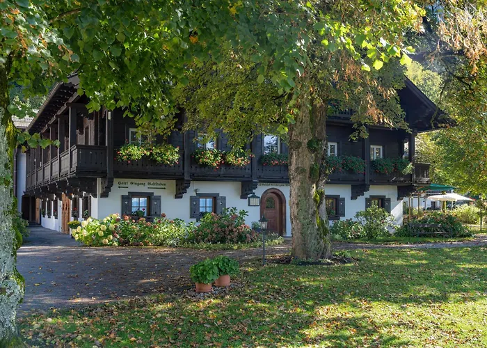 Romantik Hotel Die Gersberg Alm über Salzburg mit Outdoorpool