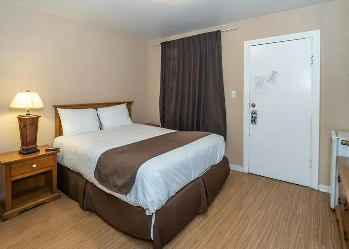Cheap hotel: Maples Motel