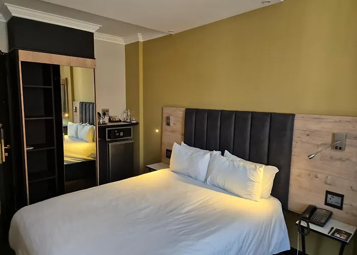 Manhattan Hotel