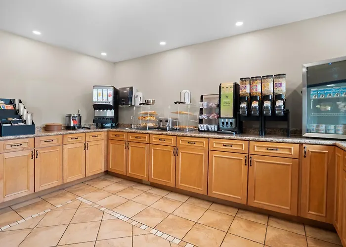 Fargo Inn And Suites