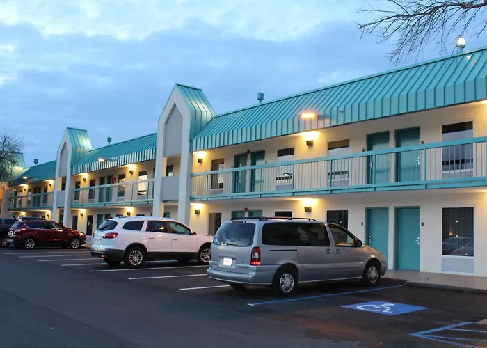 Motel: Best Western Seaway Inn