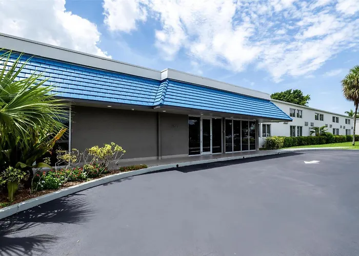Dog friendly hotels Signature Inn Miami