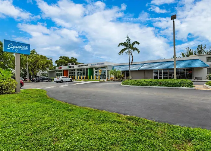 Dog friendly hotels Signature Inn Miami