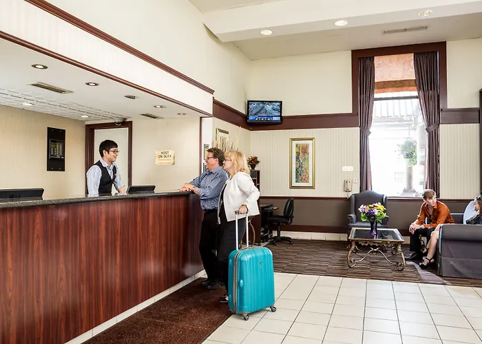 Motel: Emerald Hotel & Suites Calgary Airport