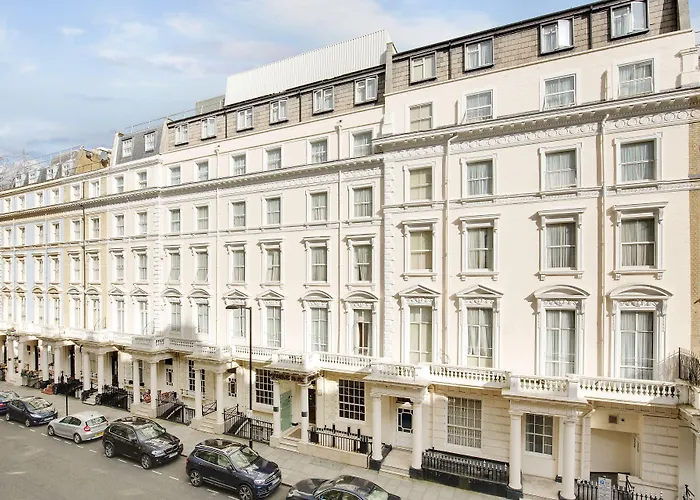 Lodge: Bright Modern Flat Close To Queensway
