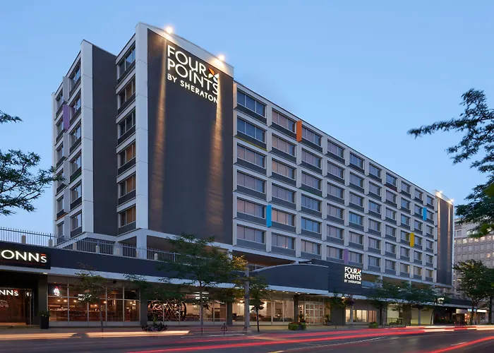 Family Hotel: Four Points By Sheraton Windsor Downtown