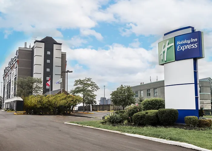 Pet Friendly hotel: Holiday Inn Express Toronto-North York By Ihg