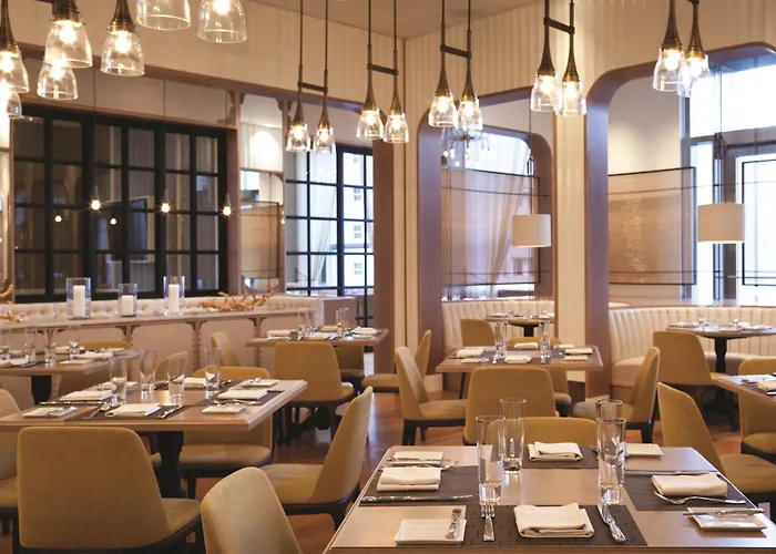 Four Seasons Hotel Miami