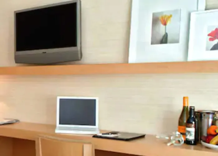 Romantic hotel: Orchard Garden Hotel