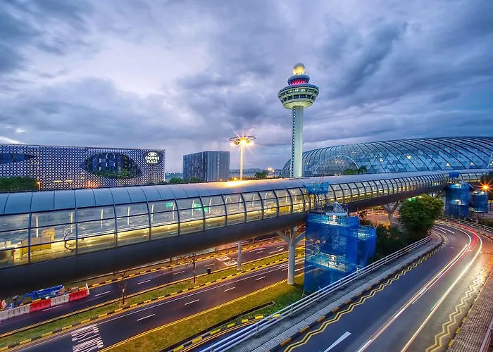 In Luxury hotels Crowne Plaza Changi Airport By Ihg