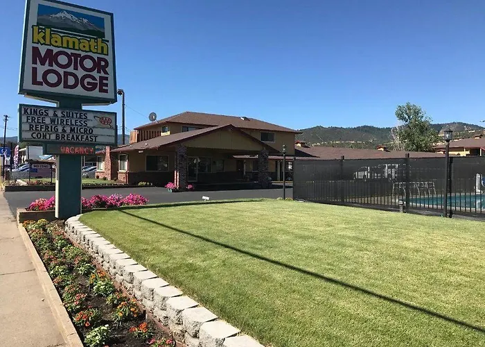 Hotels with pool Klamath Motor Lodge