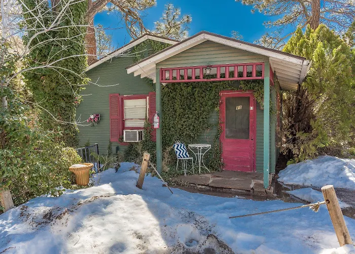 Apple Creek Cottages