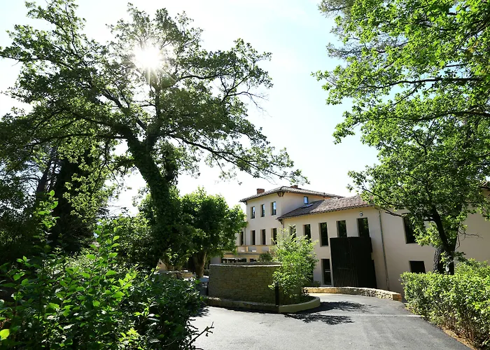 Les Lodges Sainte-Victoire &Spa