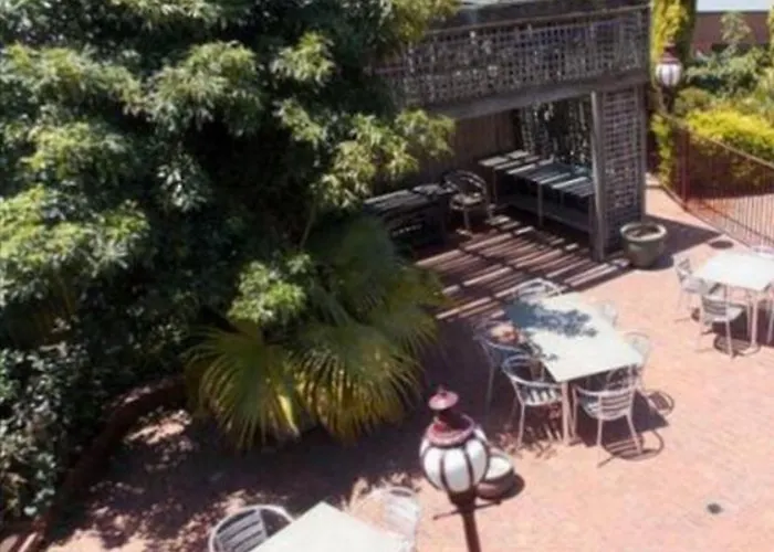 Hotel nahe College: Bell Motel