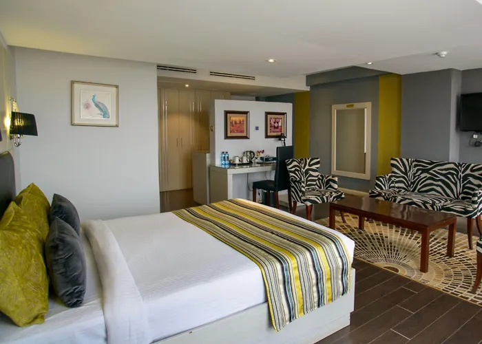 Cloud Hotel & Suites