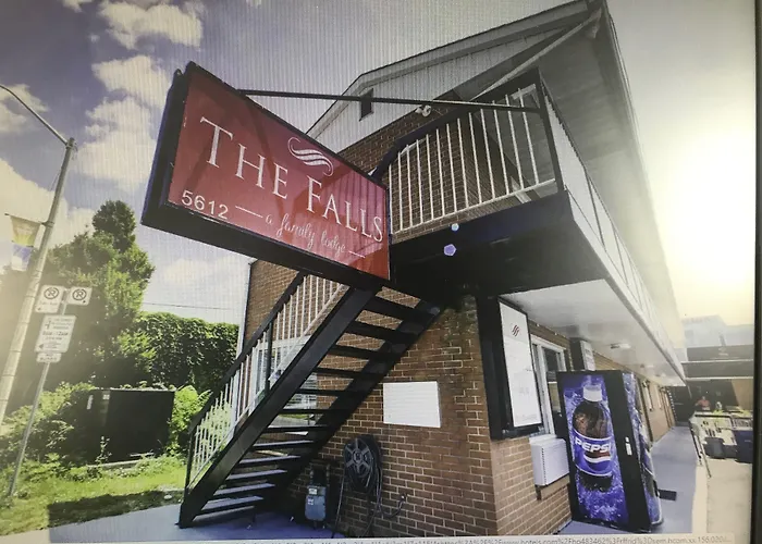 Falls Family Lodge