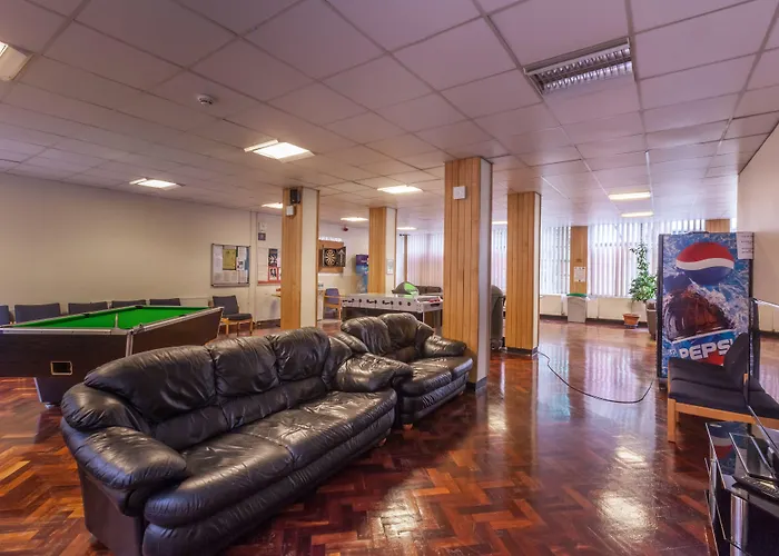 Lse Carr-Saunders Hall
