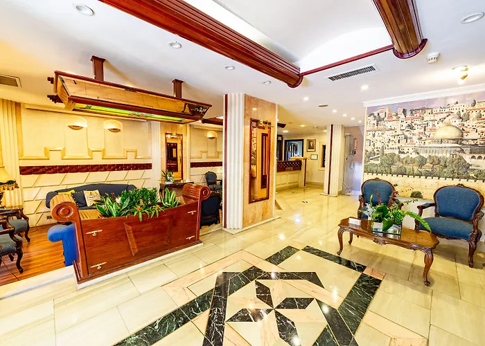 Comfort Hotel Suites