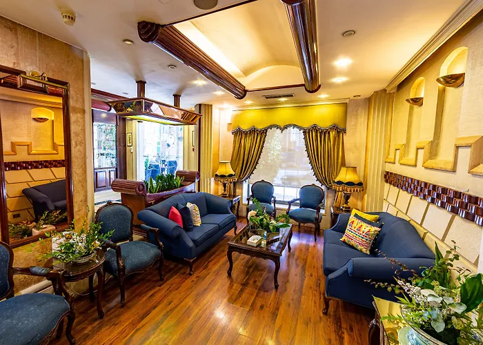 Comfort Hotel Suites