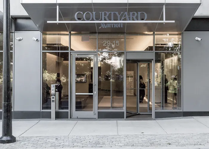  Courtyard By Marriott Long Island City/New York Manhattan View