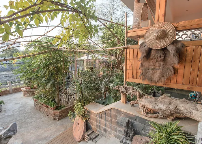 Pet Friendly hotel: Zen Tea House Seven Stars Park