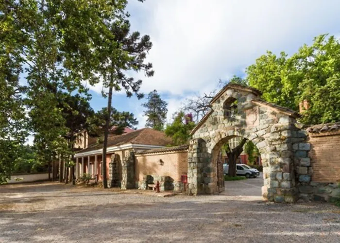 Hotel near College: Hotel Casa Real - Vina Santa Rita