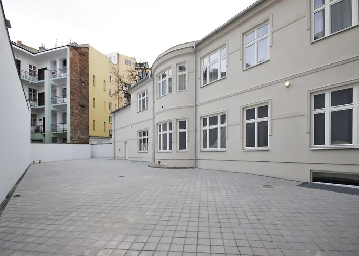 Hotel: Elizabeth Suites