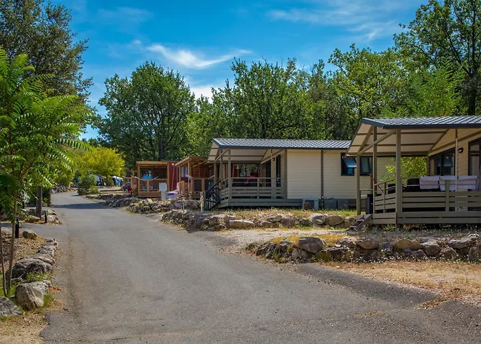 Camping La Pinède