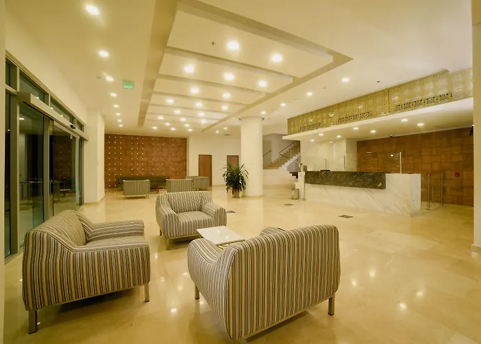 Dorado Plaza Alto Prado