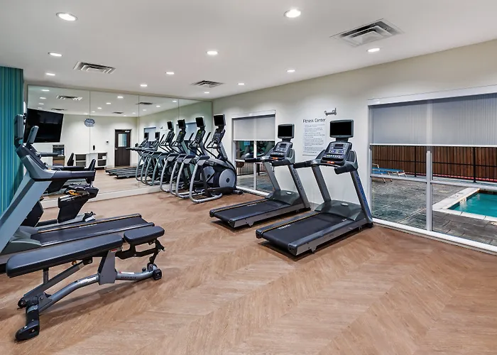Holiday Inn Express & Suites - Denton - Sanger By Ihg