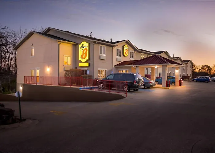 Super 8 By Wyndham University Area